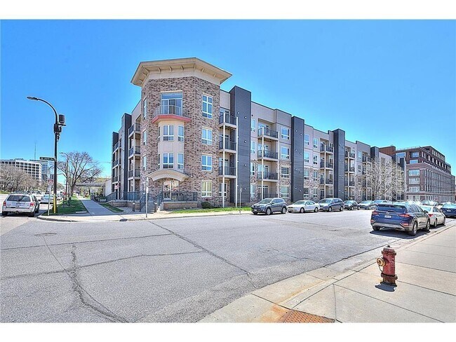 Foto del edificio - 2600 University Ave SE
