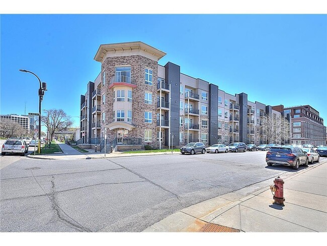 Building Photo - 2600 University Ave SE