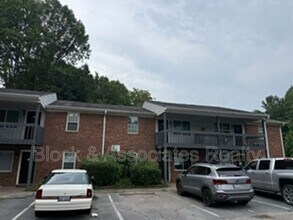 Building Photo - 302 Reece Ave