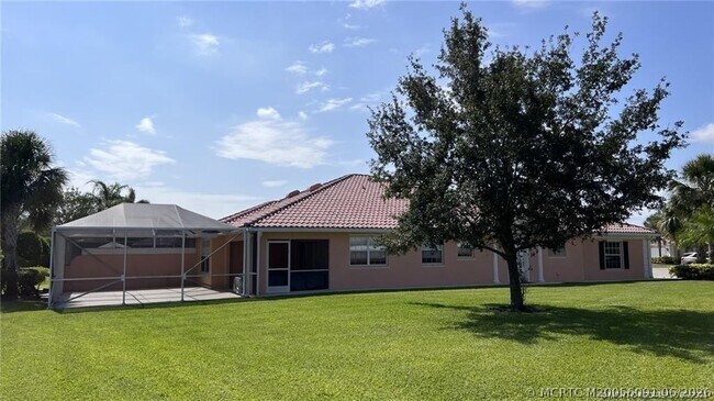 Foto del edificio - 10629 SW Hartwick Dr