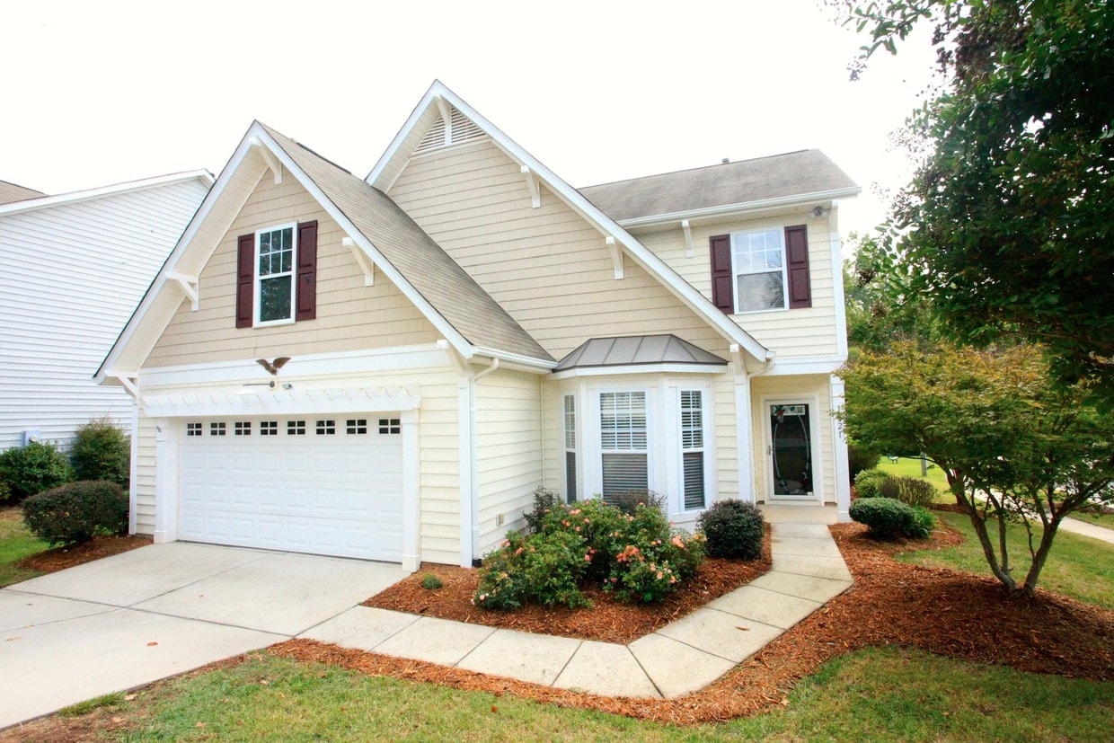 Primary Photo - 1221 Hammond Dr