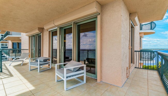 Building Photo - 5150 N Ocean Dr