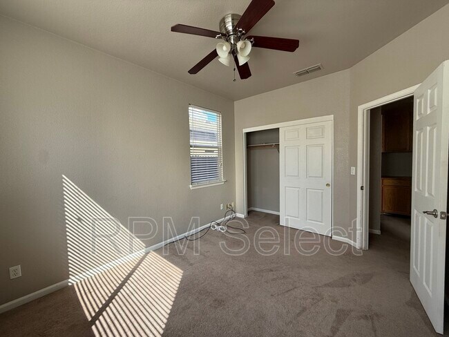 Foto del edificio - 8258 Lauffer Way
