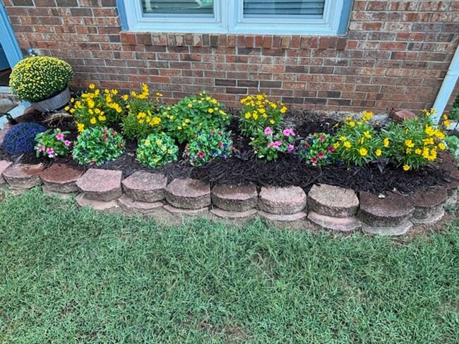 Foto del edificio - Beautifully Renovated 3-Bedroom, 2.5-Bath ...