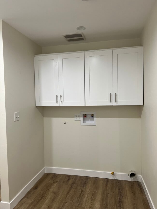 Washer and dryer hookups - 5225 Katella Rd