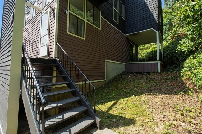 Building Photo - 29 Stonegate Dr