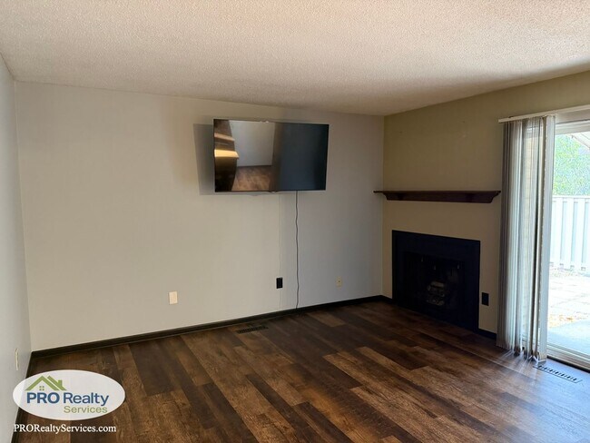 Foto del edificio - 2 Bedroom Townhouse in Shoreview