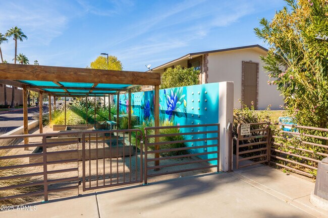 Foto del edificio - 4701 N 68th St