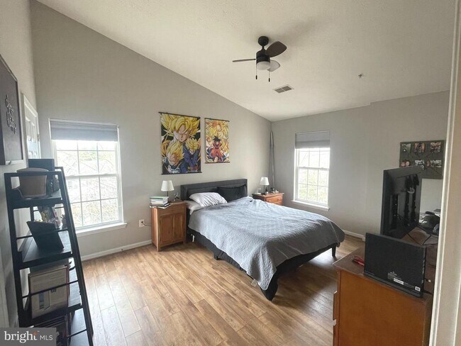 Foto del edificio - 2022 Hunting Ridge Dr