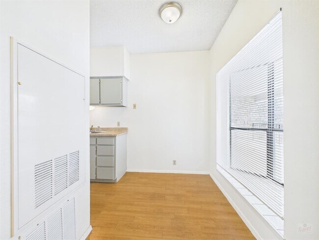 Foto del edificio - 2604 Salado St