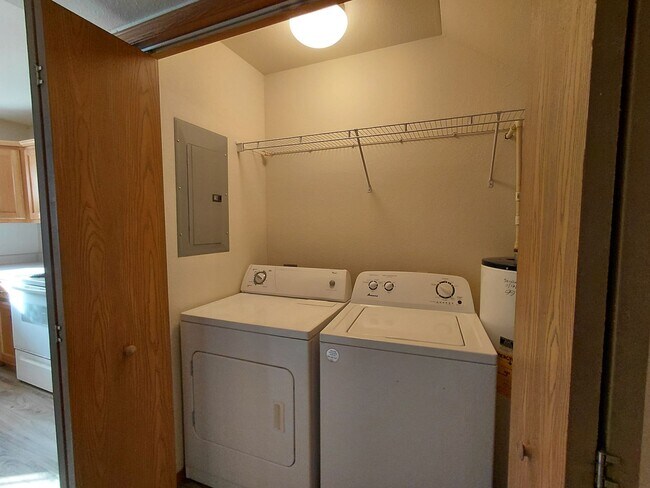 Foto del edificio - 24990 Scenic Dr