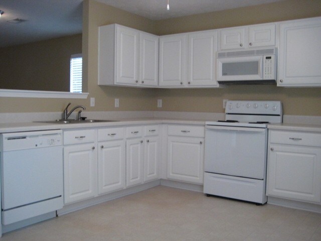 Foto del edificio - 2649 Sutherland Drive