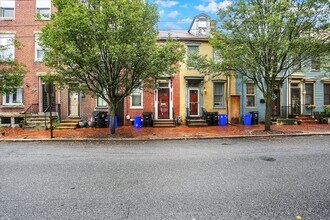 Building Photo - 1329 Green St