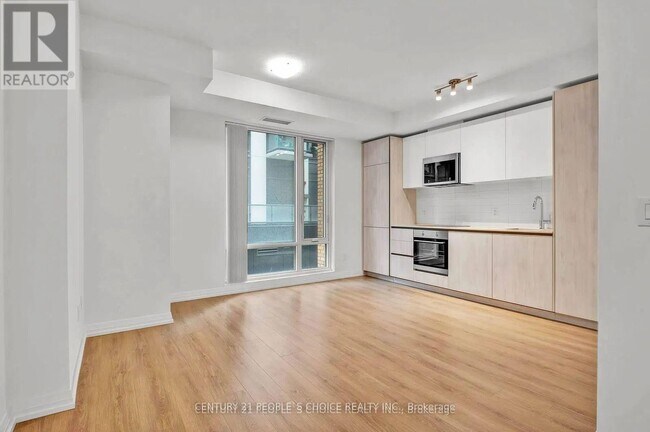 Building Photo - 8 Widmer St