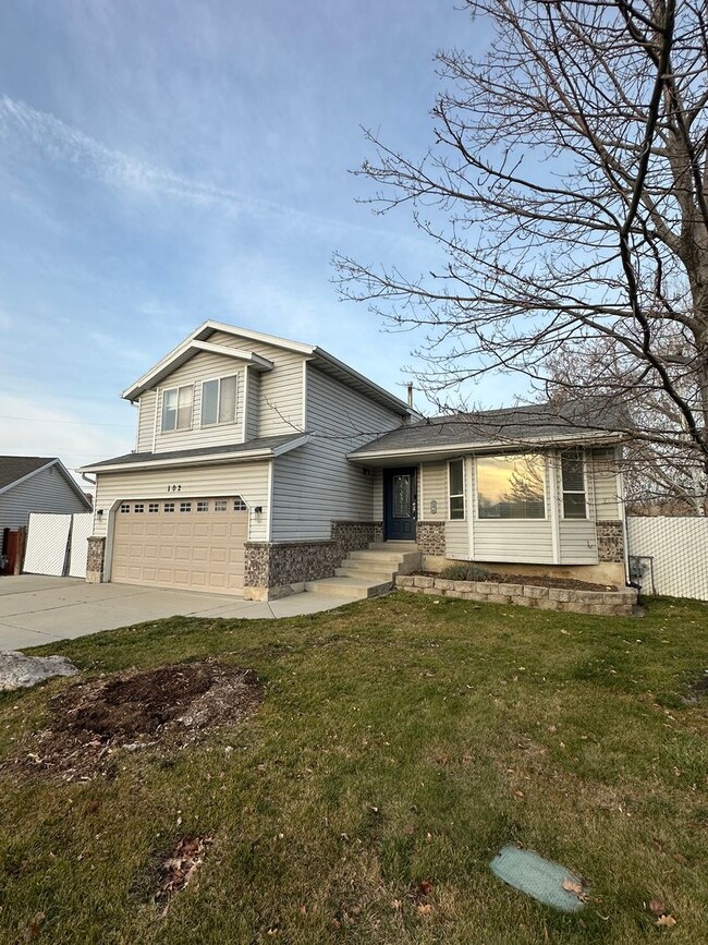 Building Photo - GET $500 OFF THE FIRST MONTHS RENT!!!