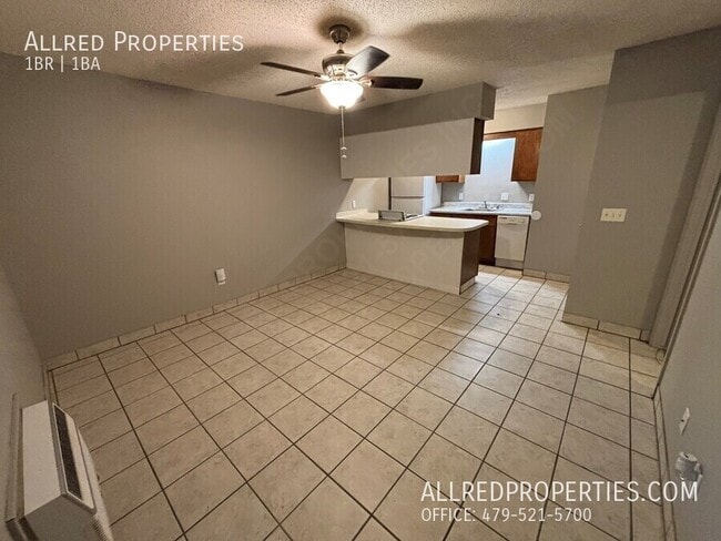 Foto del edificio - 1390 W Wedington Dr