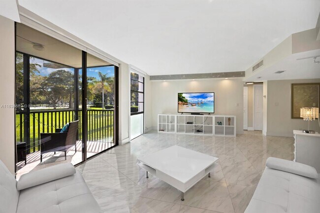 Foto del edificio - 3101 N Country Club Dr