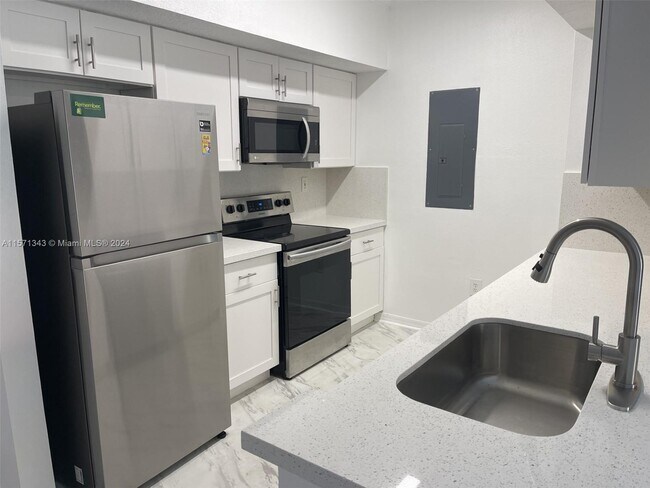 Foto del edificio - 215 SW 117th Ter