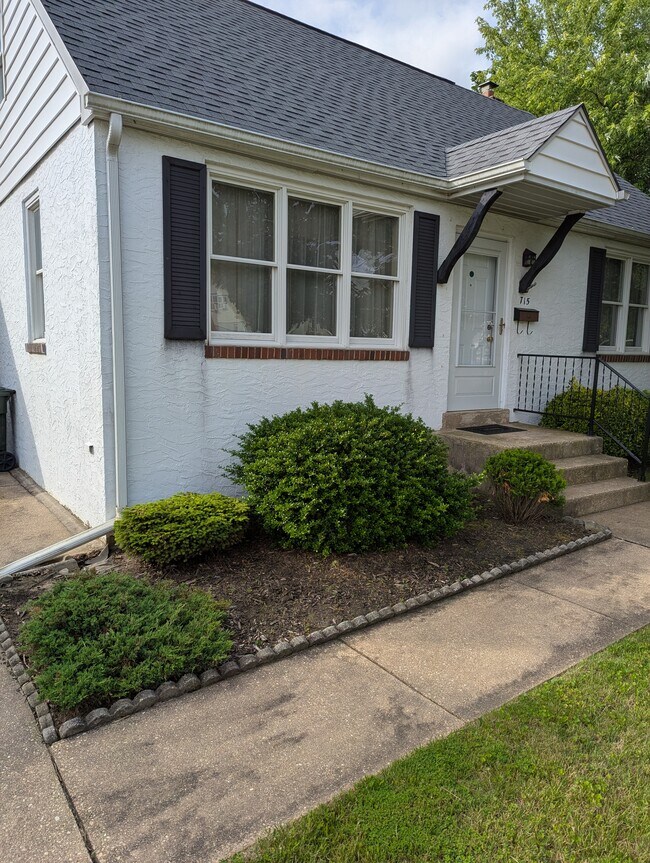 Foto del edificio - 715 Lehigh Rd
