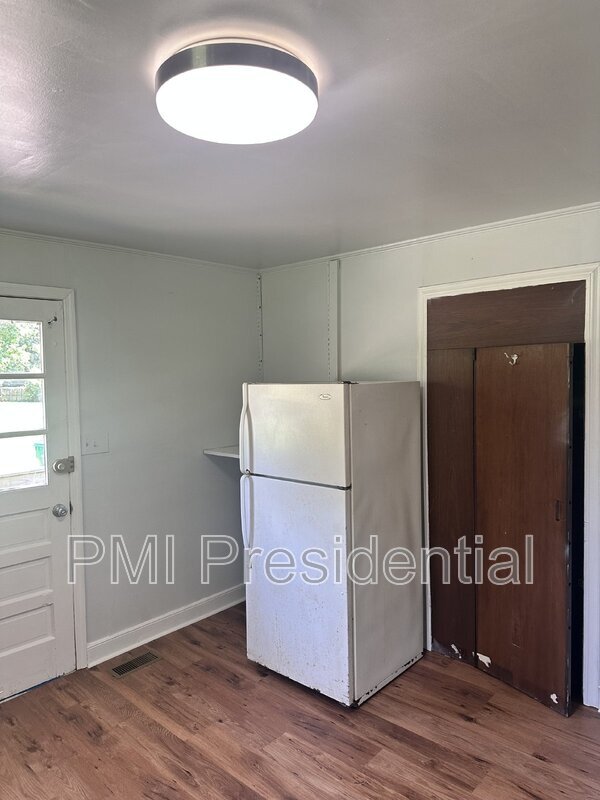 Building Photo - 929 S Crater Rd