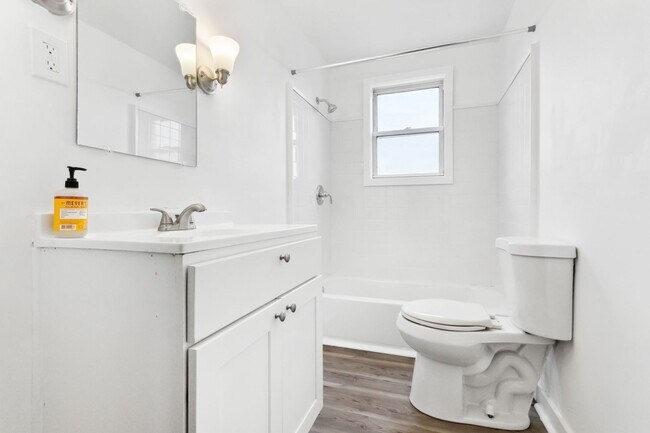Foto del edificio - 3 Bedroom Twin in Kennett Borough - Must See!