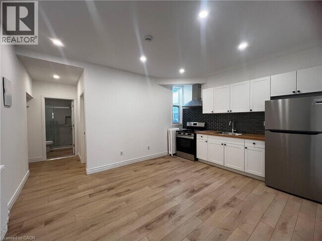 Building Photo - 804A ST CLAIR Avenue W Unit# 102