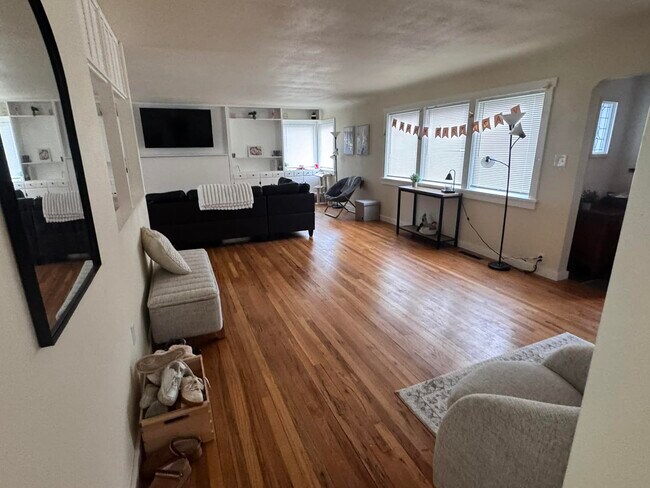 Foto del edificio - 1005 NE Duncan Ln