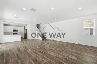 Building Photo - 3349 S Primrose