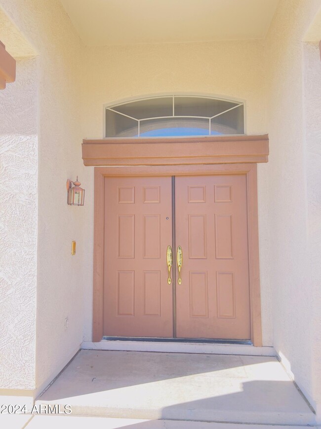 Foto del edificio - 13618 W Windsor Blvd