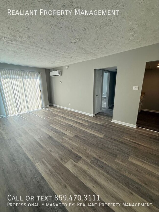 Foto del edificio - 2074 Fairmont Ct