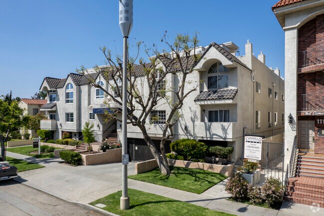 11119 Camarillo St - Camarillo Court Apartments