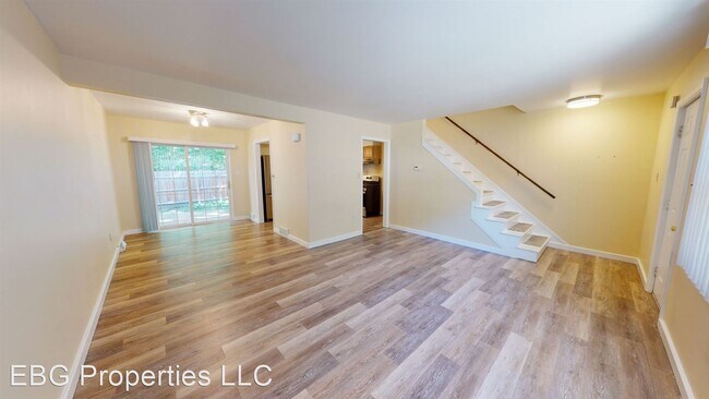 Foto del edificio - 3 br, 1.5 bath House - 955 Hazel Ave