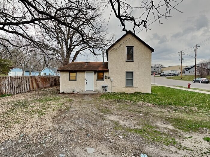 Foto principal - COMING SOON!! 2 Bedroom, 1 Bathroom house ...