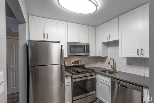 1BR, 1BA - 690 SF - The Oliver in Alexandria