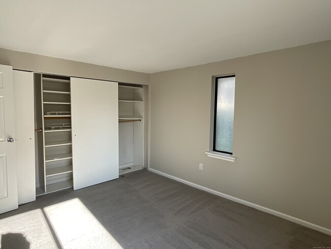 Building Photo - 98 Burgundy Hill Ln