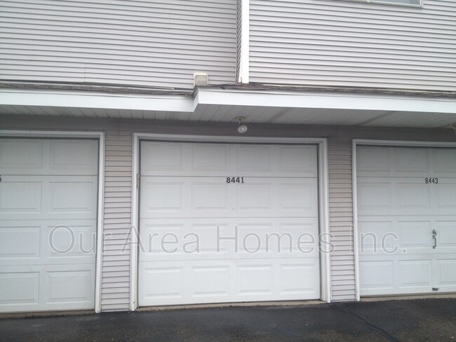 Building Photo - 8441 S Pond Trail