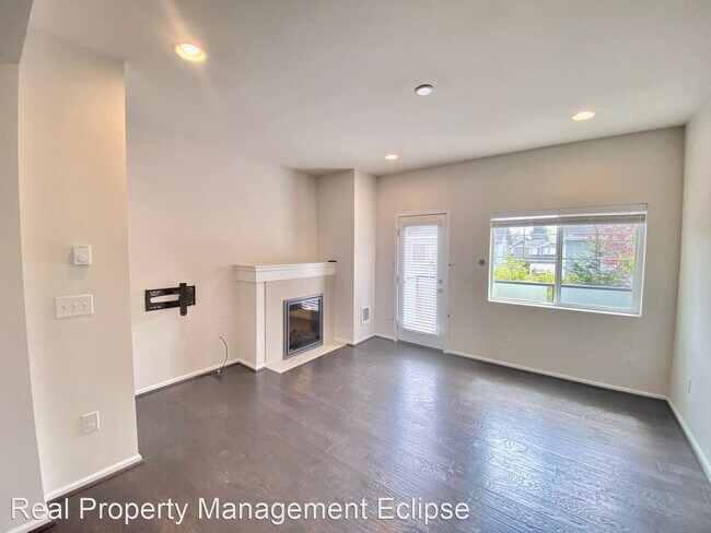 Building Photo - 2 br, 2.5 bath House - 4410 136th St. SE U...