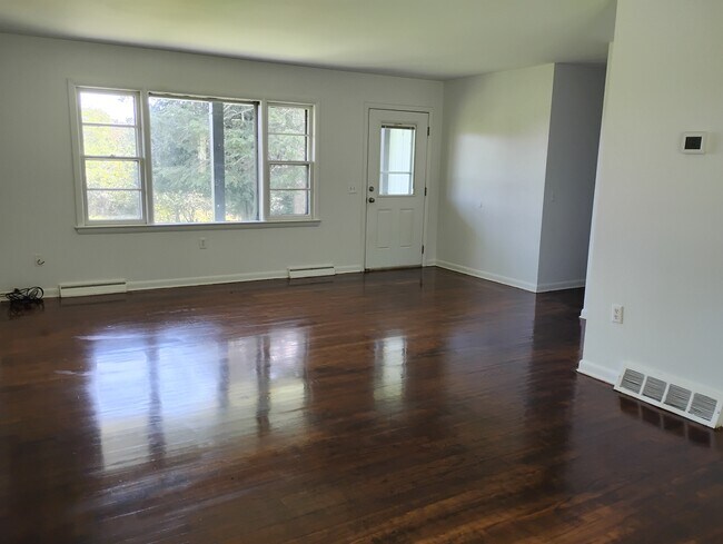 Foto del edificio - 2870 Short Rock Rd