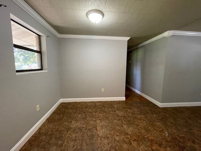 Building Photo - House: Cedarcrest Subdivision (AVAILABLE A...