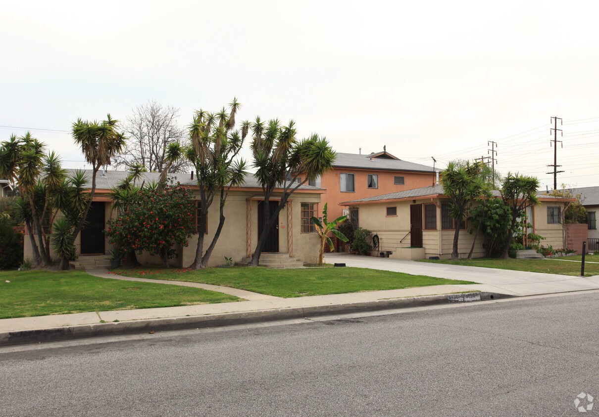Building Photo - 6136-6144 Heliotrope Ave