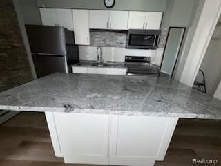Foto del edificio - 8200 E Jefferson Ave