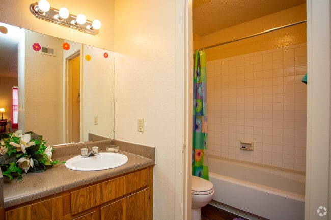 Plano modelo A 2BDx2BA 980SF - Chisholm Trail Townhomes