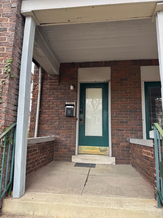 Building Photo - 1766-1768 Oak St