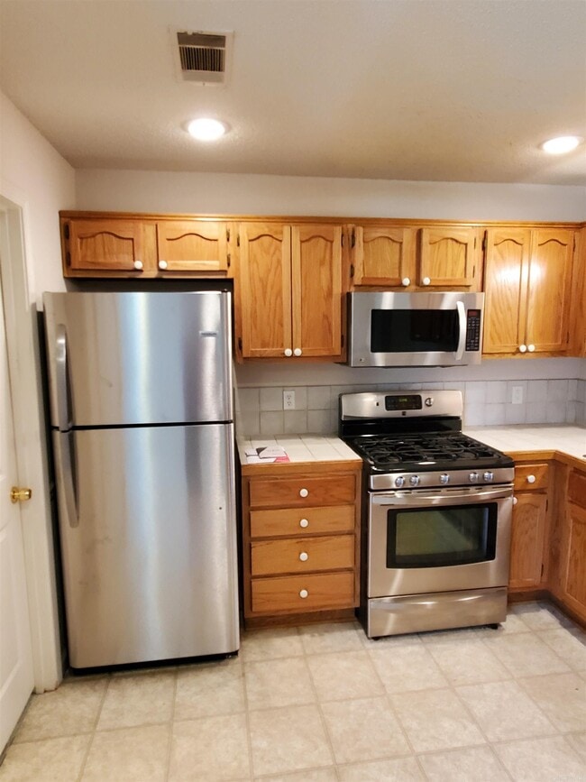 Building Photo - 2921 Henson Pl