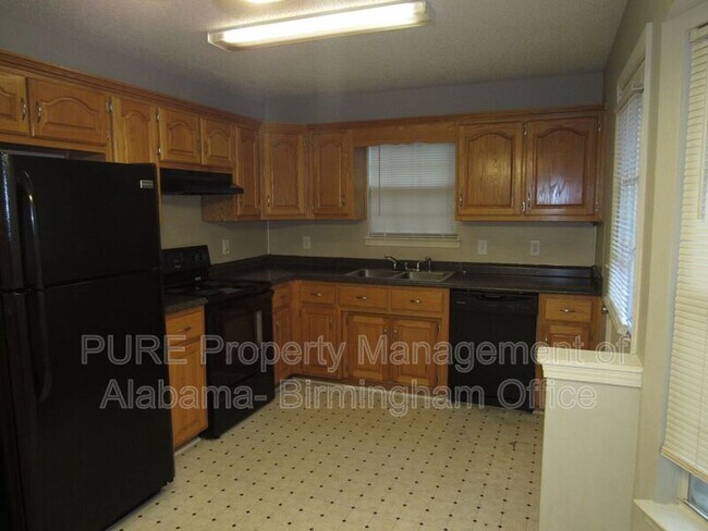 Foto del edificio - 7060 Old Springville Rd