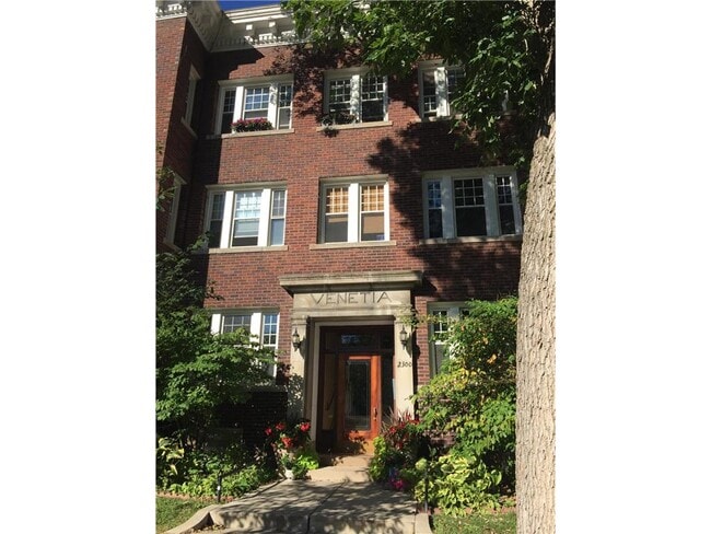 Building Photo - 2300 Girard Ave S