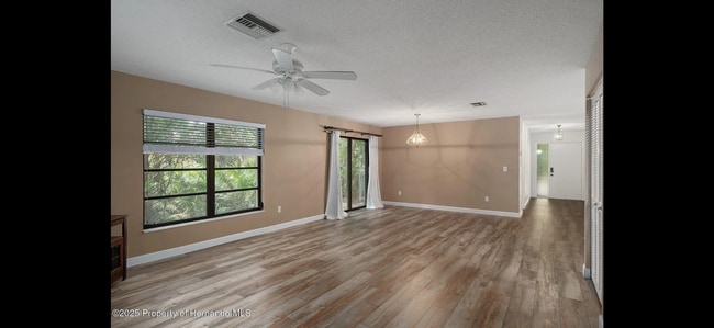 Building Photo - 51 Golfview Dr