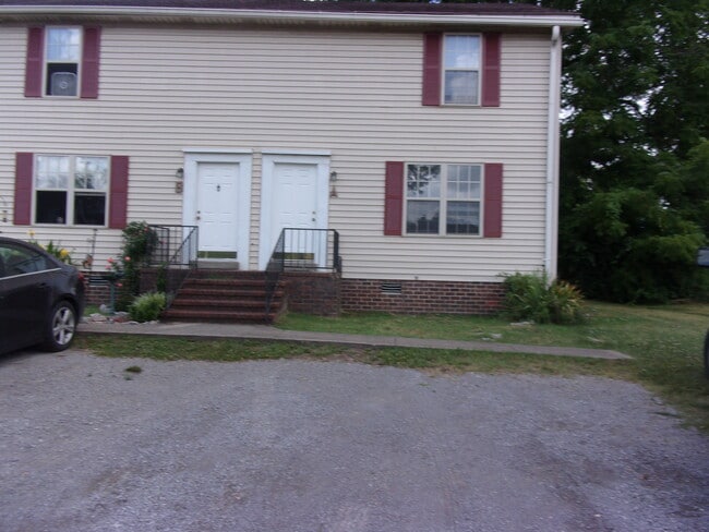 Building Photo - 214 Anderson Ave