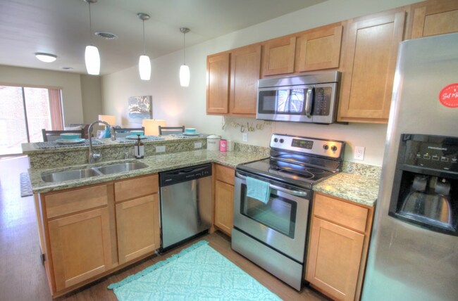 Building Photo - 229 W Lakelawn Pl