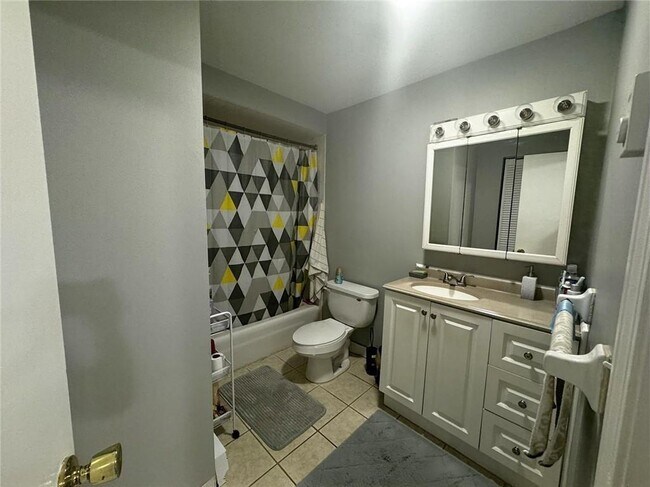 Foto del edificio - 300 Smithfield Rd